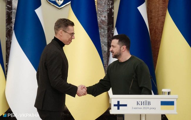 Ukraine and Finland sign bilateral security commitments