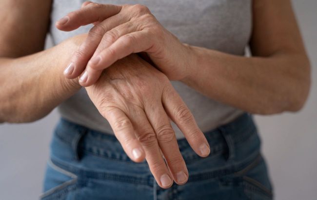Nutritionist's tips for easing arthritis pain naturally