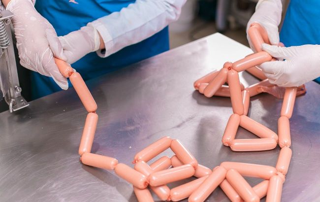 Hidden horror in sausages? Ukrainian dietitian exposes shocking ingredients