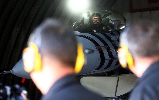 Ukrainian pilots start F-16 training in Denmark