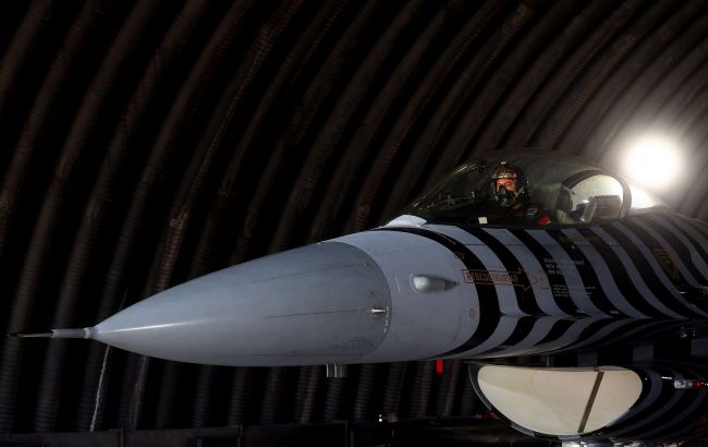 Ukrainian pilots started training on F-16s in U.S.? Air Forces react to media reports