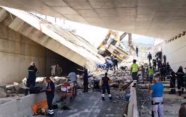 In Greece, a bridge collapses: there are casualties