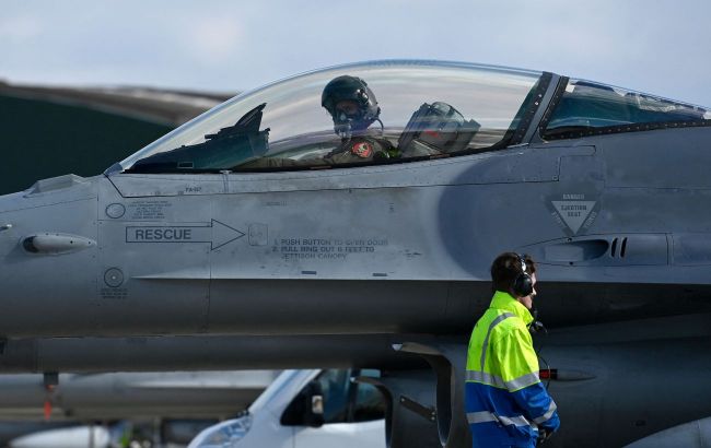 Ukraine receives first flight simulator for F-16 fighter jet