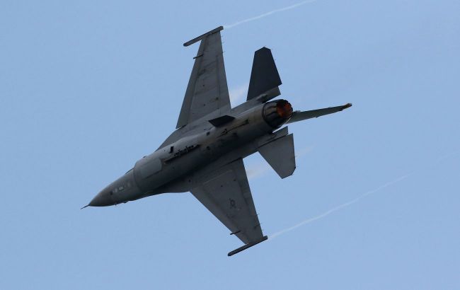 U.S. F-16 fighter crashed near shores of South Korea