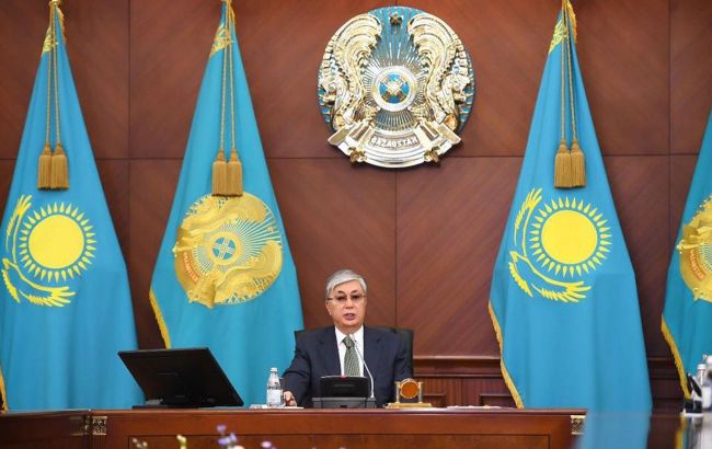Soviet-era signs: Kazakh President considers updating national emblem