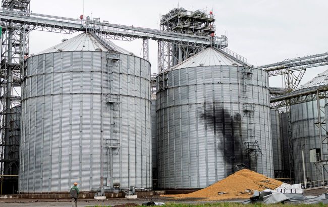 Russian drones attack Kernel elevator in Ukraine's Khmelnytskyi region