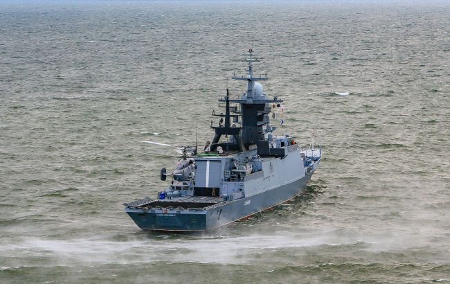 Russian forces removed large ships from occupied Crimea - ISW