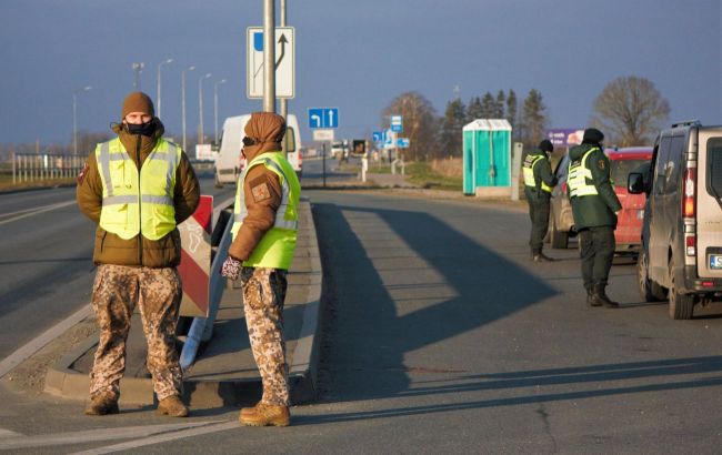 Latvia to build border barrier with Belarus by end of year