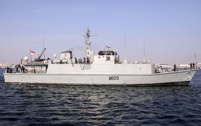 2 British Royal Navy minehunters collide in Persian Gulf