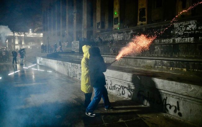 Protesters in Georgia throw Molotov cocktails at security forces