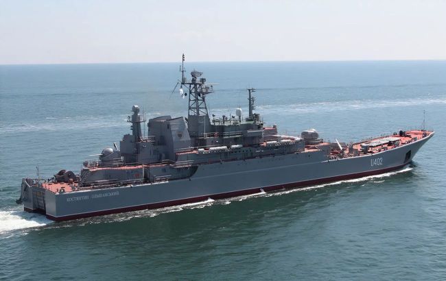 Ukrainian warship Konstantin Olshansky stripped by Russian forces in Crimea