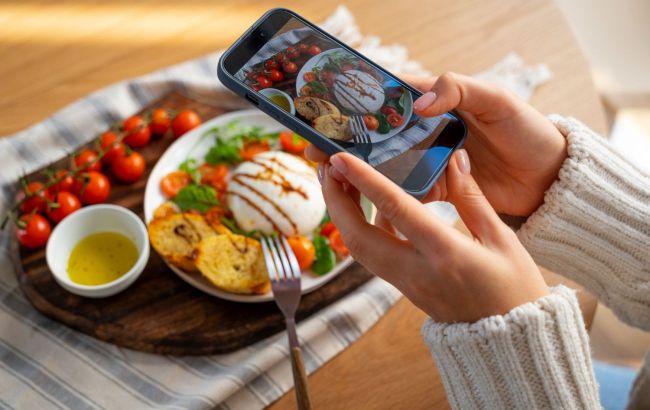 Food photography and social media. Why people take pictures of their food