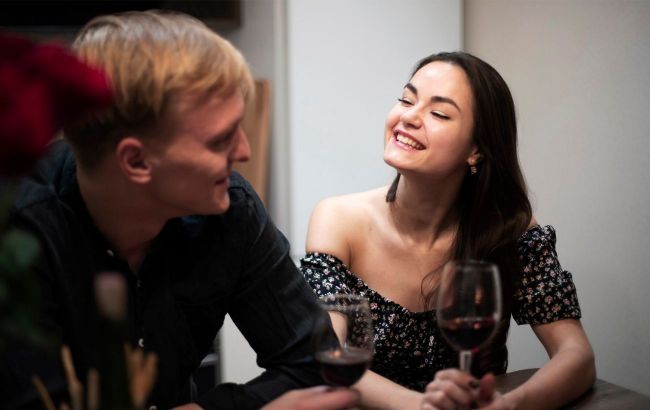 What 7 habits on first date may indicate low intelligence