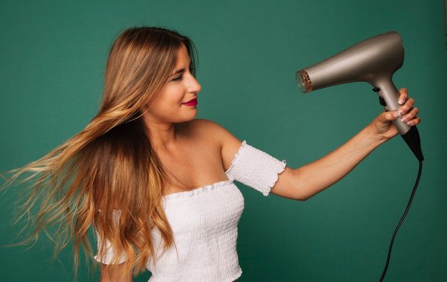 Blow dryer is bad for hair or not? Hair stylist's comment
