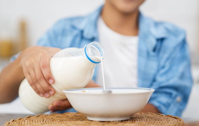 Dairy vs plant milk: What nutritionists really recommend