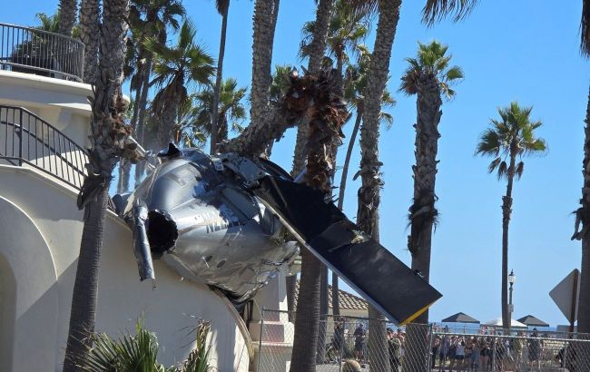 Helicopter crashes off California coast during festival, several injured
