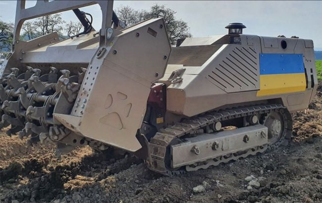 Manufacturer of demining robots GCS opens service center in Ukraine