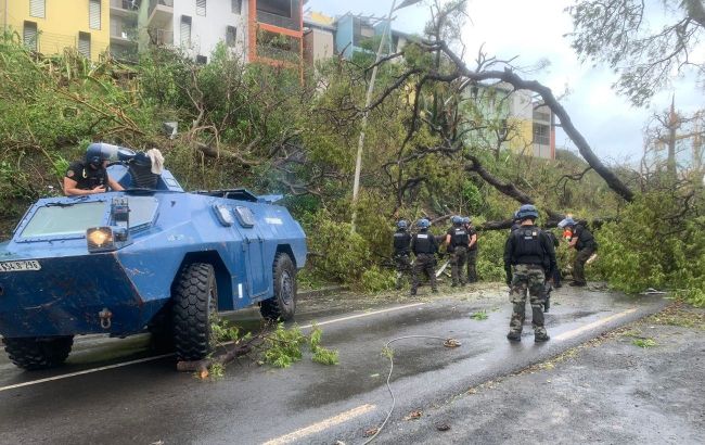 French Mayotte authorities reported hundreds, possibly thousand dead due to cyclone