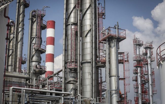 Oil throughput at Russian refineries falls to a 16-year low