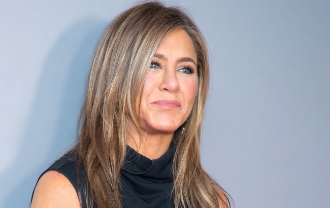 Man who crashed into Jennifer Aniston's gate charged with stalking and vandalism