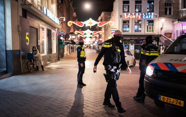 Mass riots in Hague: Police used tear gas