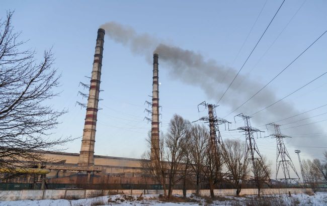 Russian strike on Ukraine's energy left Burshtyn town without heating and hot water