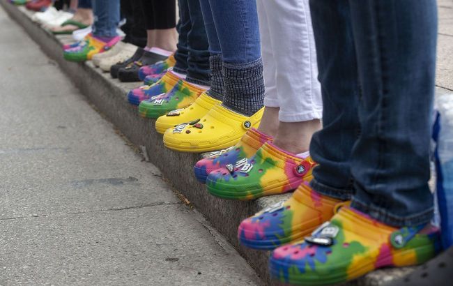 Are Crocs ruining your feet? Orthopedists reveal truth