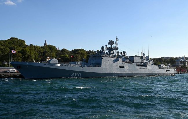 Ukrainian forces strike 3 Russian warships in Novorossiysk