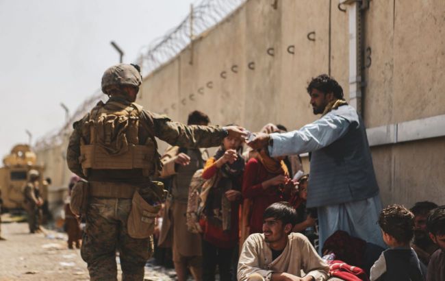 Afghanistan opens fire on Pakistani aircraft after Iran tensions