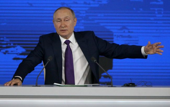 Putin threatens nuclear war in case US sends troops to Ukraine