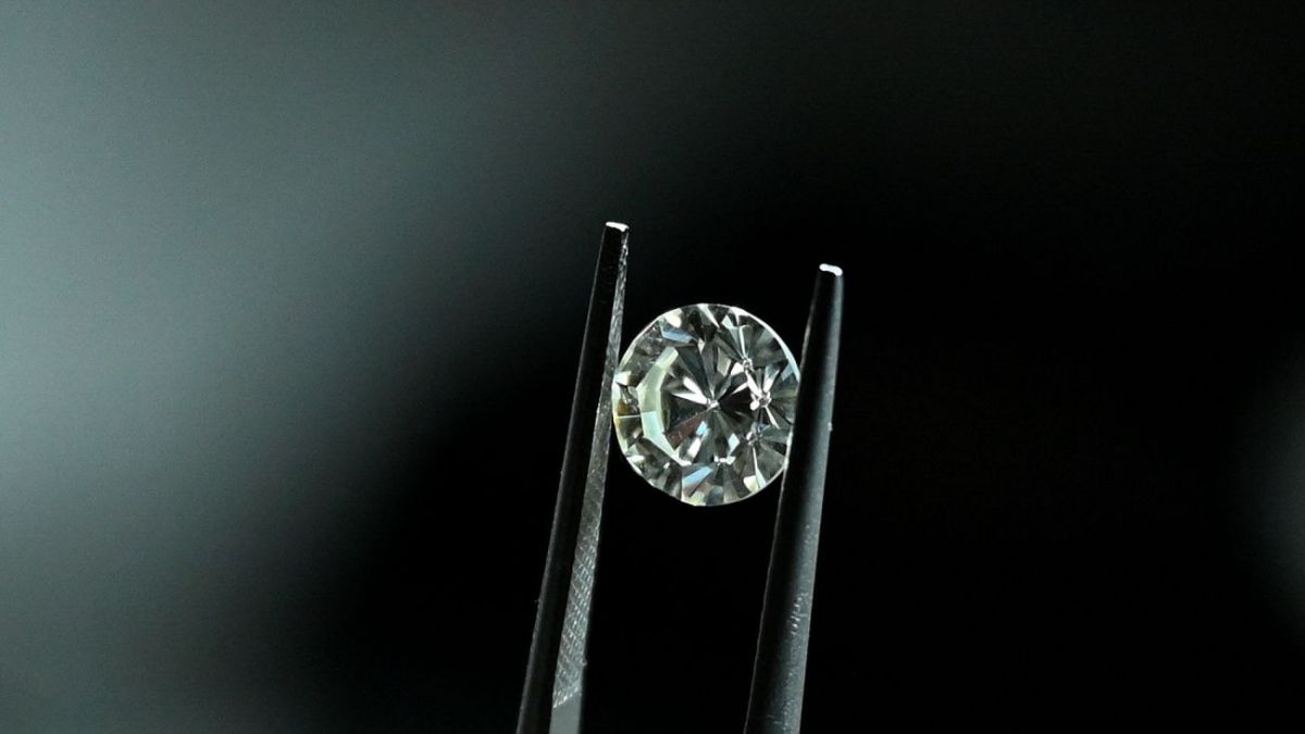 De Beers says G7 needs to consult industry on planned Russian