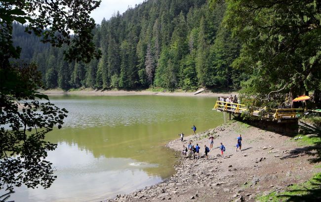 Lake Synevyr may look like a dream - But here's why you can't swim in it