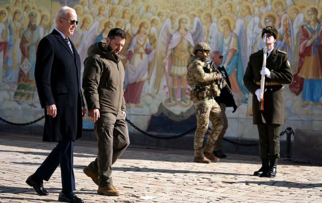 Biden explains why he chooses to visit Kyiv in February 2023