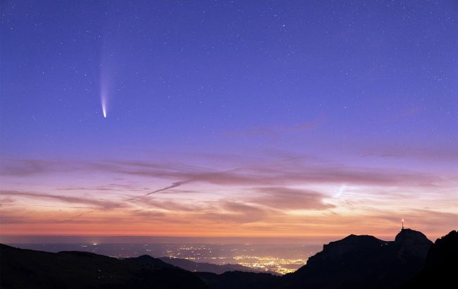 Bright comet to be visible without telescope for 1st time in 80,000 years