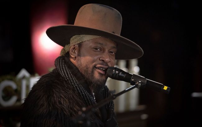 Music world mourns as R&B legend D'Angelo dies