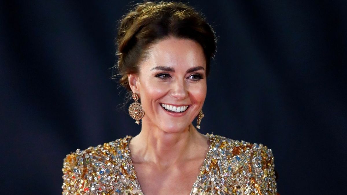 Kate Middleton showed how to combine an elegant black dress with royal pearl  necklace | RBC-Ukraine