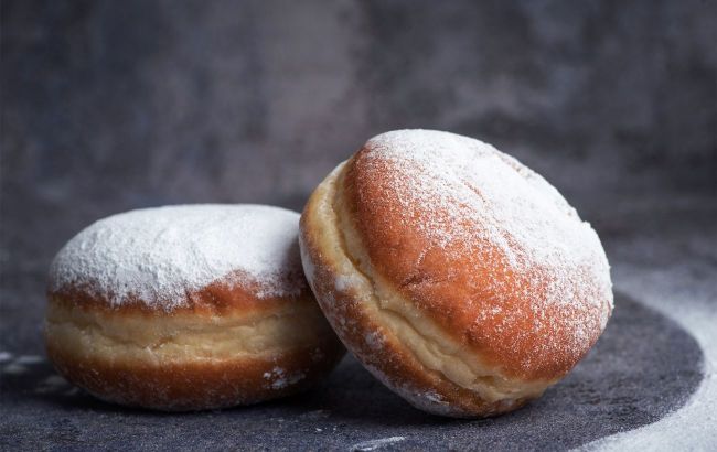 Soft donuts with cherries and poppy seeds: Easy homemade recipe