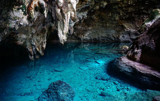 Ukraine has true wonder – largest underground lake: Where it is and how it looks