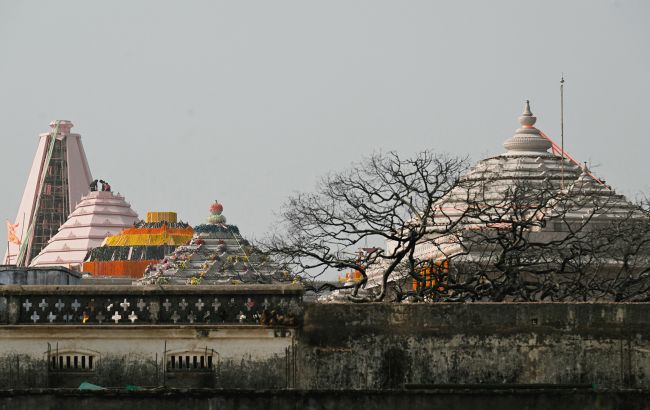 Indian PM Modi inaugurates controversial Hindu temple in Ayodhya