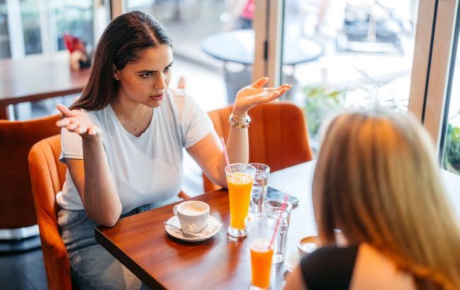 Art of manipulation: How to spot lies when body language goes silent