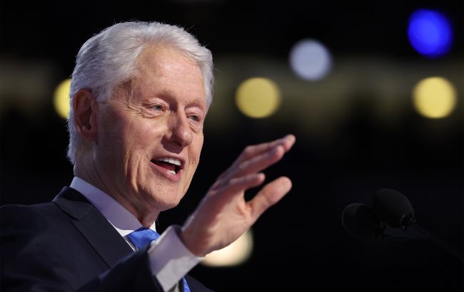 'We’ve got a pretty clear choice,' Bill Clinton encourages the crowd at DNC