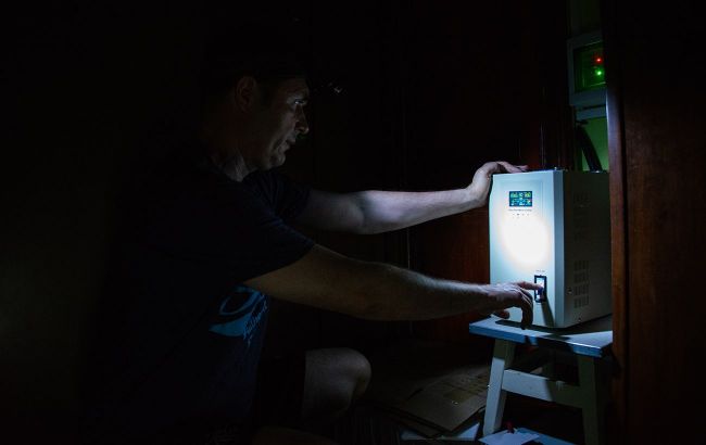 Blackout hits all of Crimea after power grid disruption