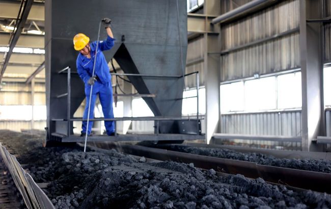 China to restrict exports of rare minerals to US defense companies — WSJ 