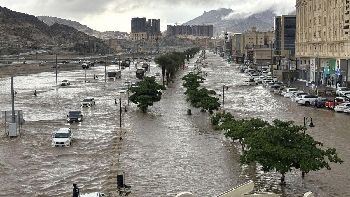 تحذيرات من أمطار غزيرة بمحافظات مكة المكرمة حتى الجمعة