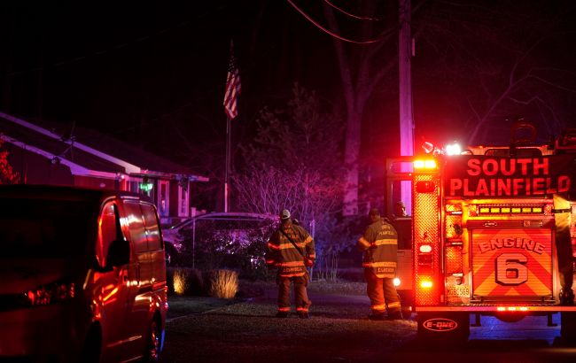 Wildfire in New Jersey's Pine Barrens forces 3,000 evacuations and shuts down major highway