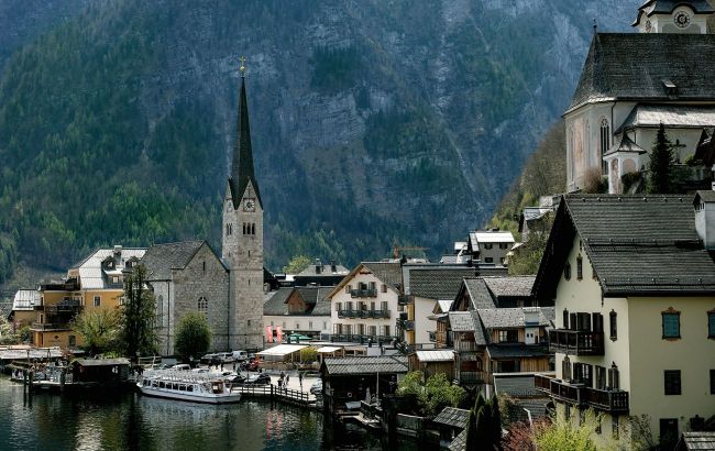 One-street cities around world: Where they are and what fascinates tourists