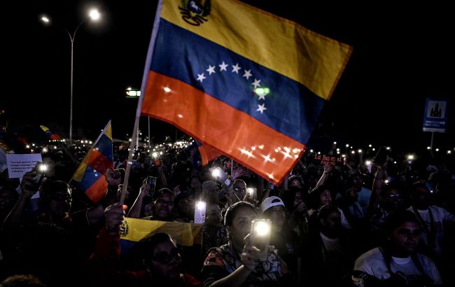 Trump administration responds to reports of explosions in Caracas