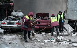 Russia heavily strikes Kyiv, Kharkiv, Zaporizhzhia: Extensive damage, fires and dozens injured