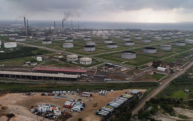 Syria ready to sharply cut Russian oil imports, Reuters reports