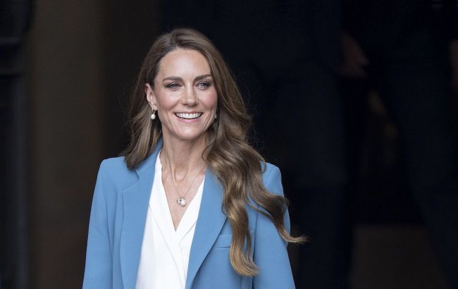 Kate Middleton appears in chic pantsuit during first post-treatment trip abroad